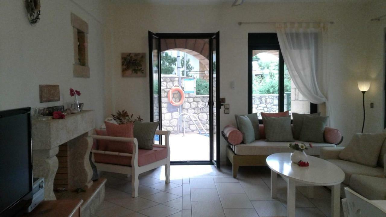 Kalogria Villas Stoúpa Exterior photo